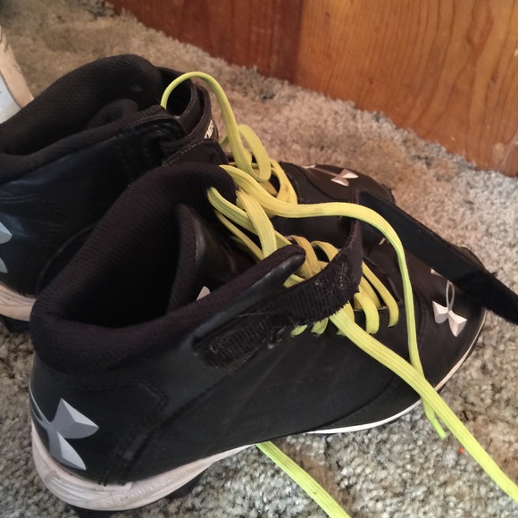 Under armor football cleats