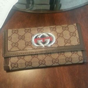 ,beautiful Gucci wallet