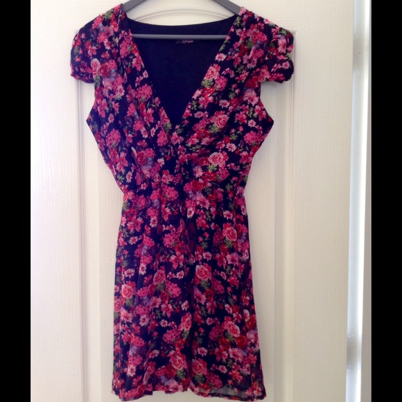 rare Dresses & Skirts - Cute floral dress