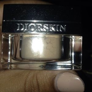 Dior Loose Mineral Powder ( Nude 030 )
