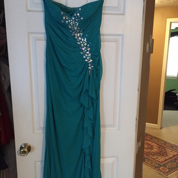 Prom/Ball dress - Picture 2 of 3