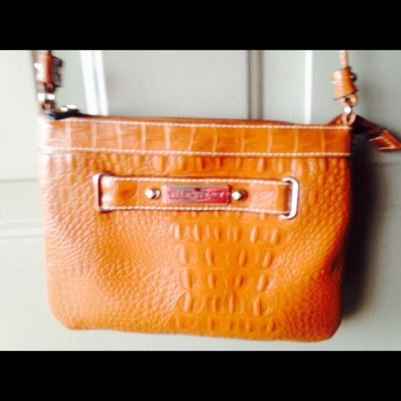Ellen Tracy cross body bag