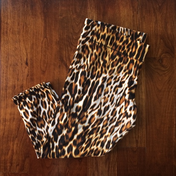 Leopard print leggings