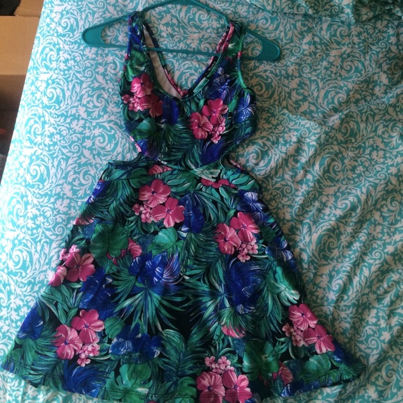 Loose, flowy short dress