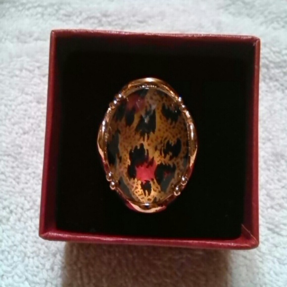 Ring - Picture 1 of 4