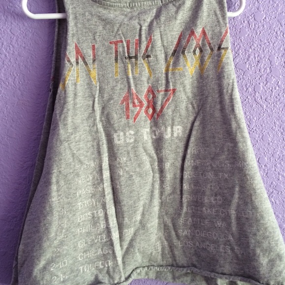 On the loose tee - Picture 4 of 4