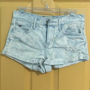 Hollister (3) High Waisted light denim shorts
