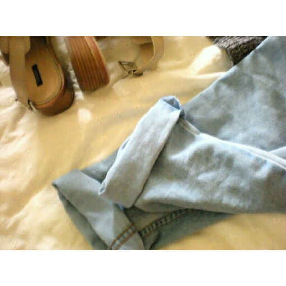 Lightwash Vintage Looking Jeans - Picture 4 of 4