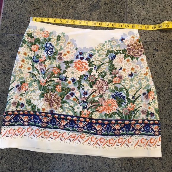 Boston Proper Mini - Picture 2 of 3