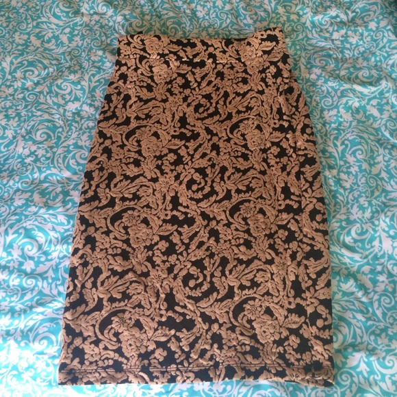 Fitted, high waisted skirt