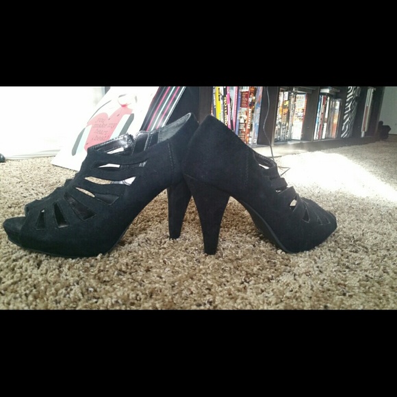 Heels - Picture 1 of 1