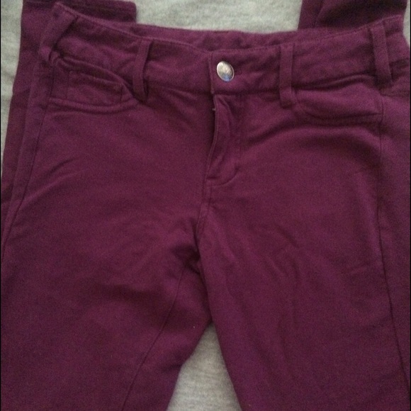 Maroon jeggings !