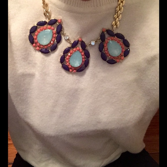 Blue & pink statement necklace from Francesca's💎
