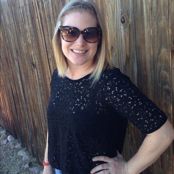 Amazing Weston Wear Black Lace Top w/ Open Back!