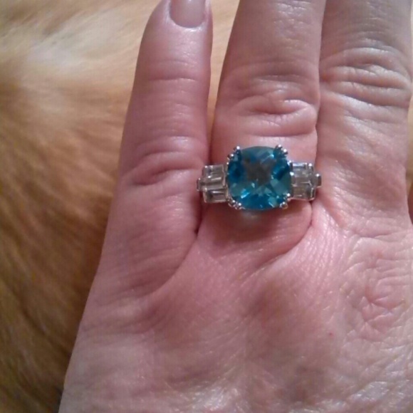 Ring - Picture 1 of 4
