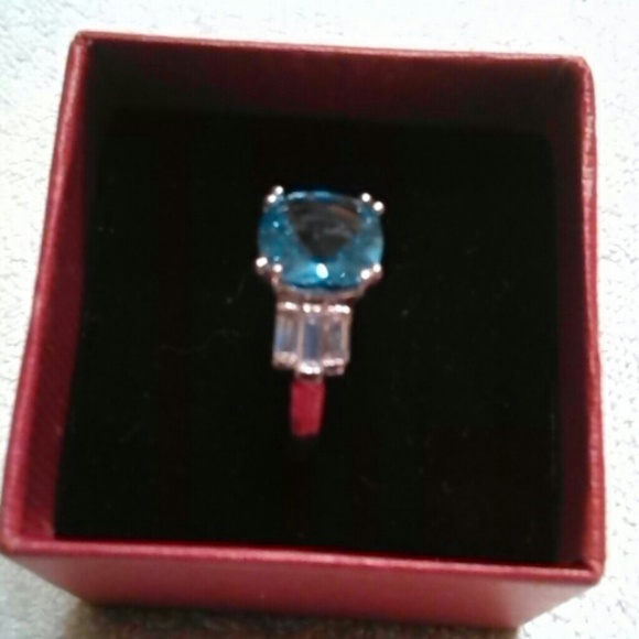 Ring - Picture 2 of 4