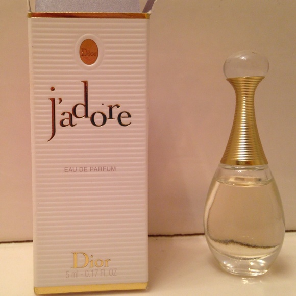 Christian Dior J'adore perfume