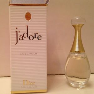 Christian Dior J'adore perfume