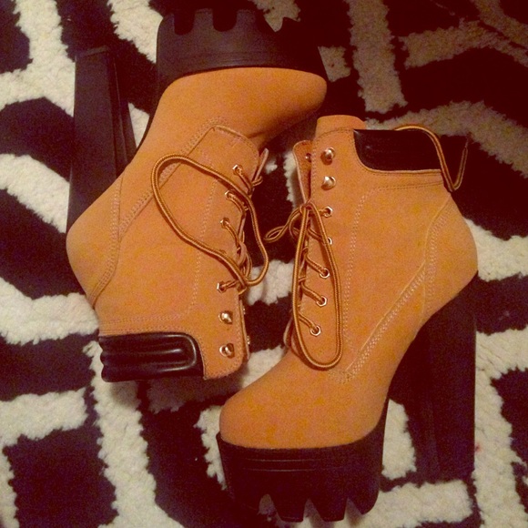 Jeffrey Campbell INSPIRED BOOTIES