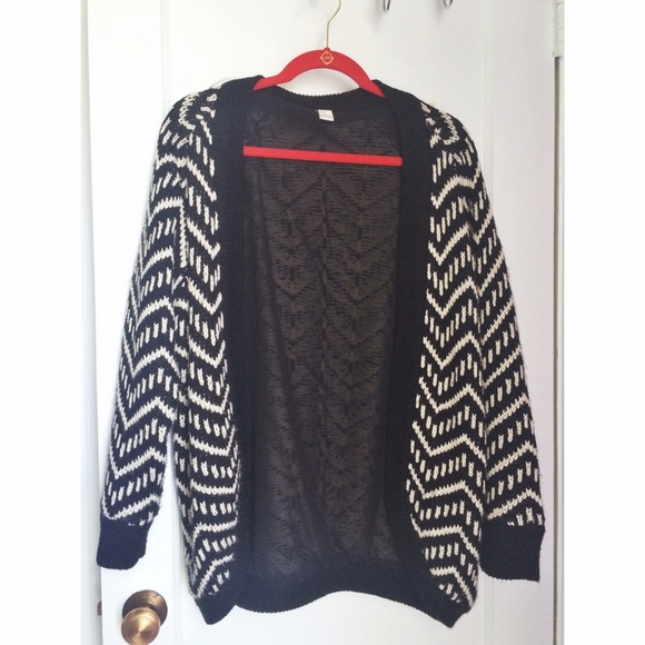 ❌SOLD❌Warm Tribal Cardigan