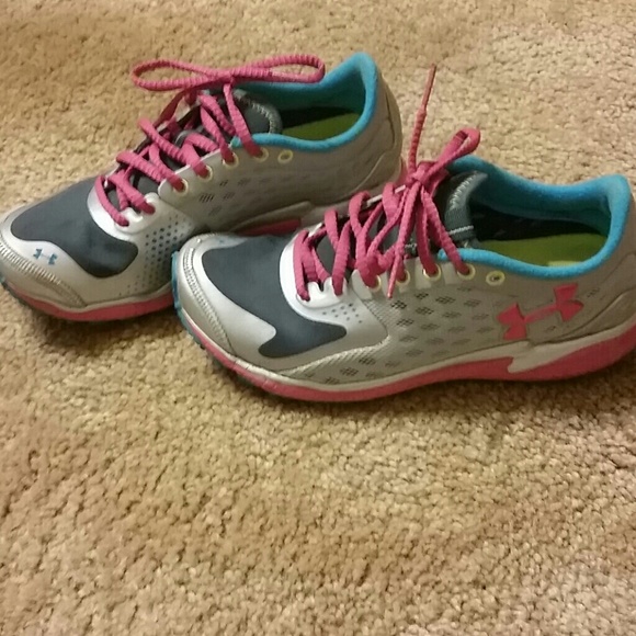 Under Armour tennis shoes