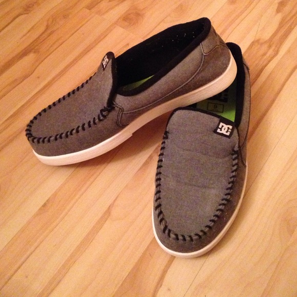 Men's DC shoes. Only worn once!
