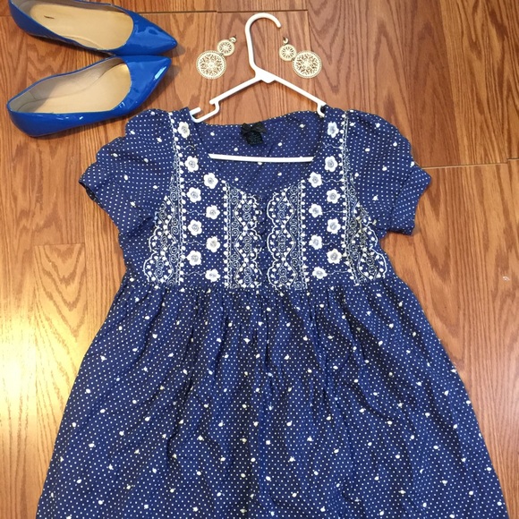 Forever 21 white and blue embroidered dress