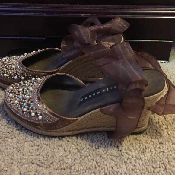 Brown wedges - Picture 2 of 2