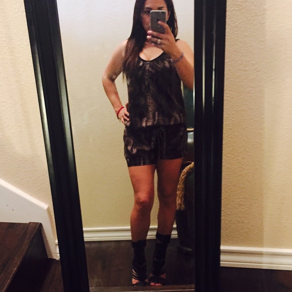 Romper - Picture 2 of 3