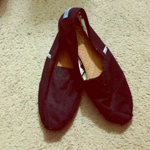 Black toms size m11.5