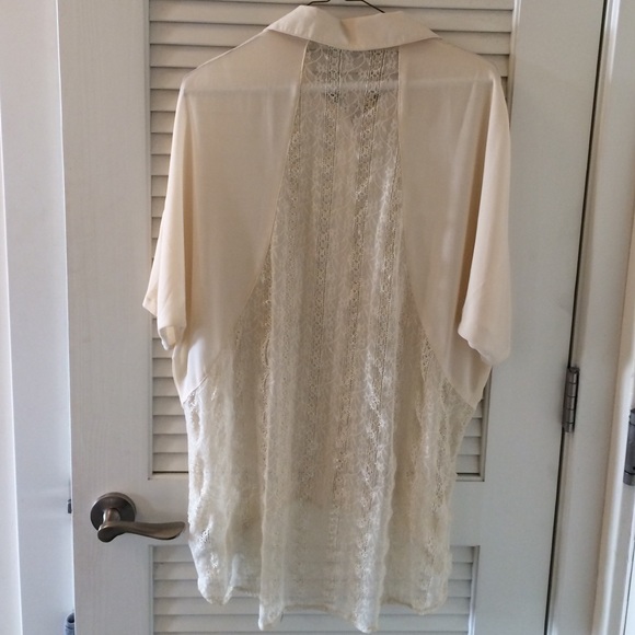 ❌SOLD❌NEW Forever21 Cream and Lace Woven Shirt - Picture 3 of 4