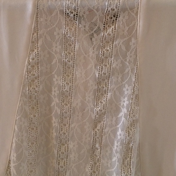 ❌SOLD❌NEW Forever21 Cream and Lace Woven Shirt - Picture 4 of 4