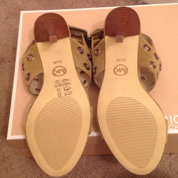 Michael Kors heels - Picture 3 of 4