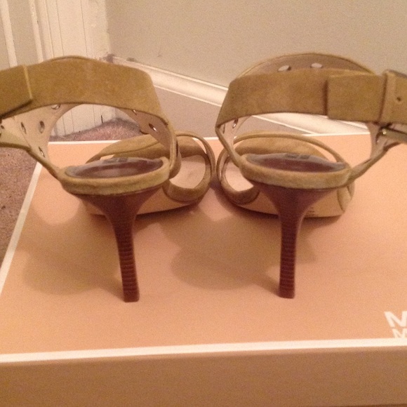 Michael Kors heels - Picture 4 of 4