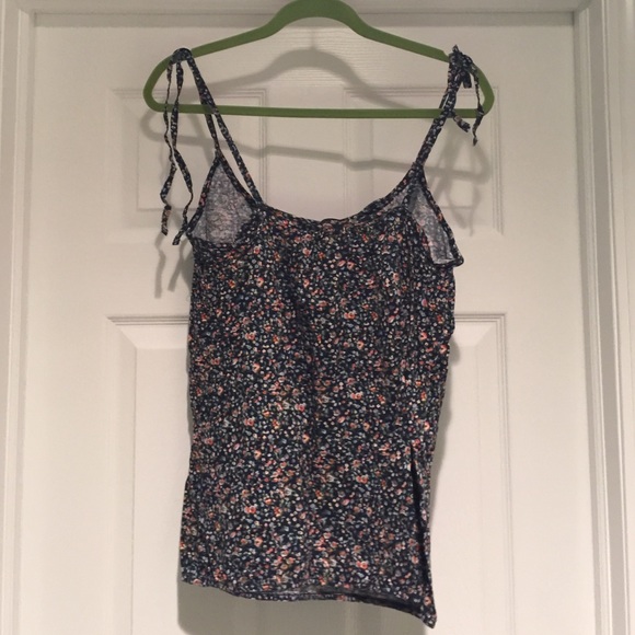H&M Floral Top w Tie Straps - Picture 3 of 3