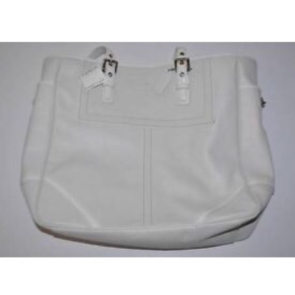 Authentic Coach WHITE TOTE BOOK SHOULDER BAG
