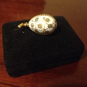 Gorgeous vintage pendant