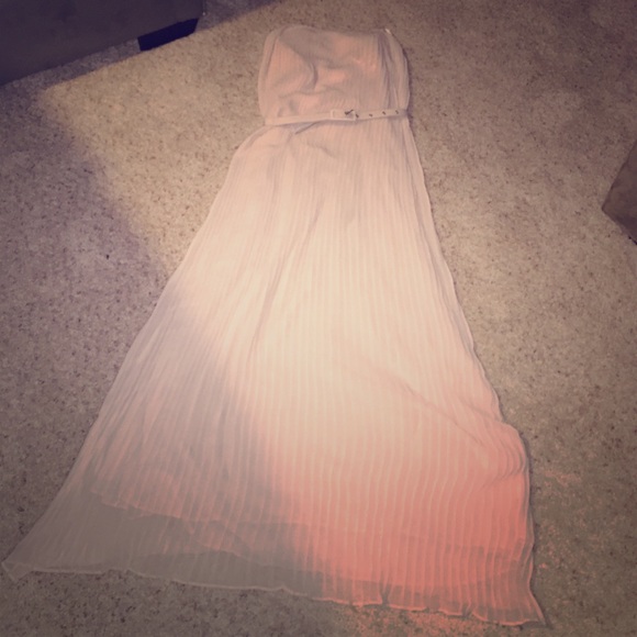 Cream sweetheart neckline maxi dress