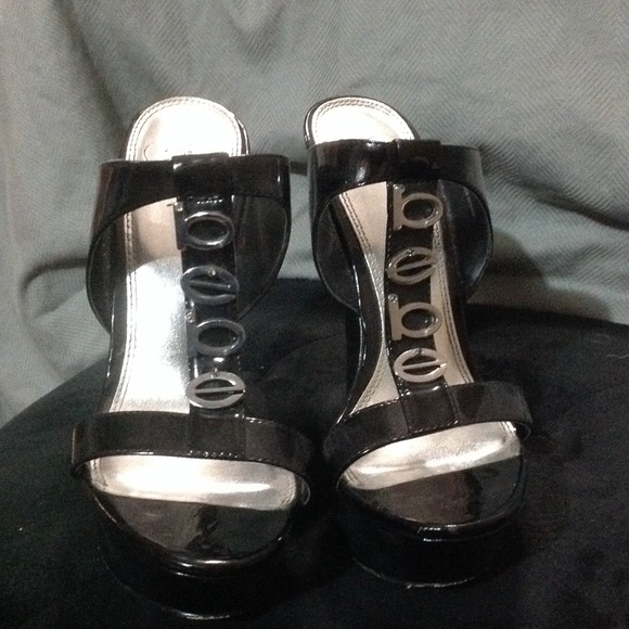 Bebe wedges