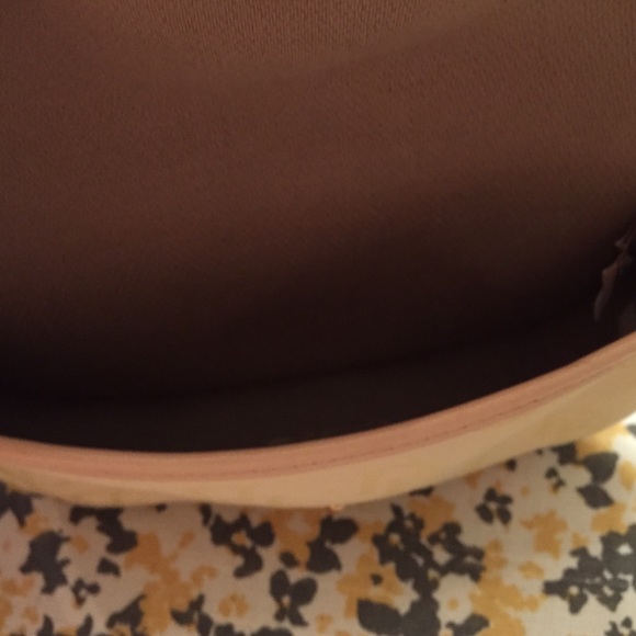 Authentic Dooney & Bourke Wristlet - Picture 3 of 4