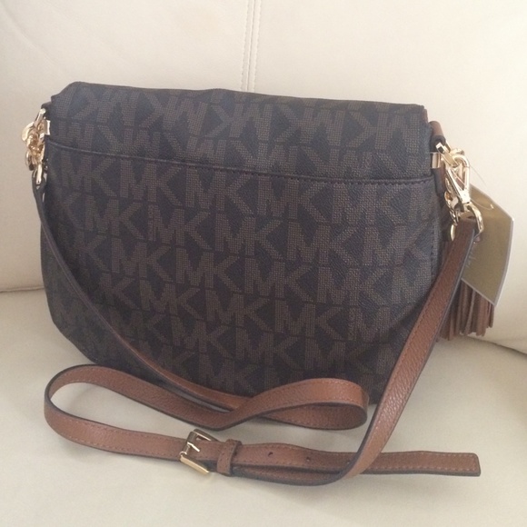 NWT Michael Kors Jet Set Tassle Shoulder Bag - Picture 2 of 4