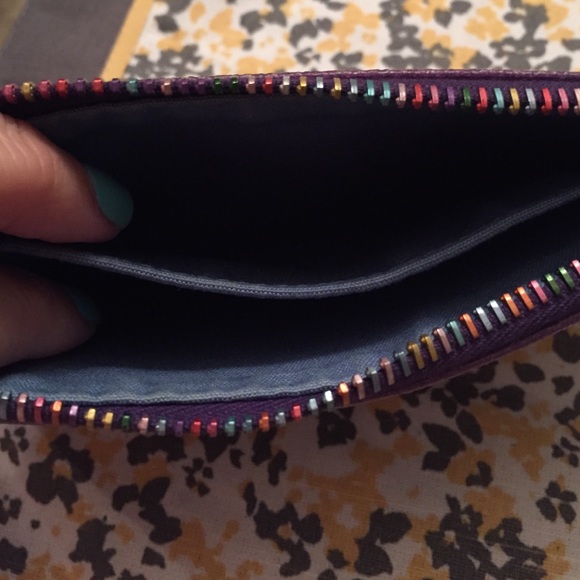 Authentic Dooney & Bourke Wristlet - Picture 3 of 3