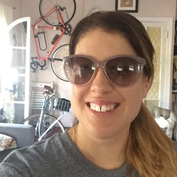 *SOLD*Valentino Scalloped Cat Eye Frame Sunglesses - Picture 4 of 4