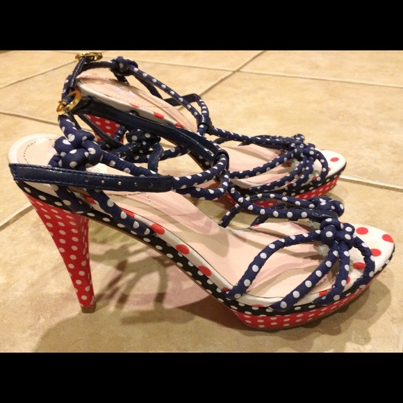 Americana pumps