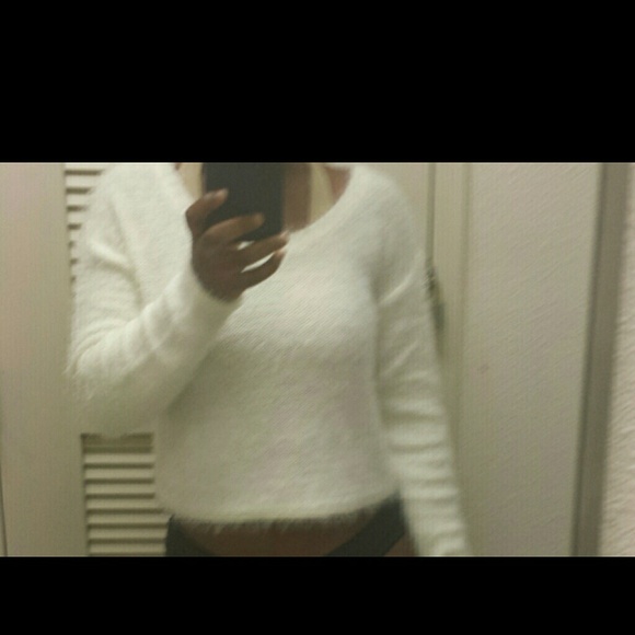 Sweater - Picture 4 of 4