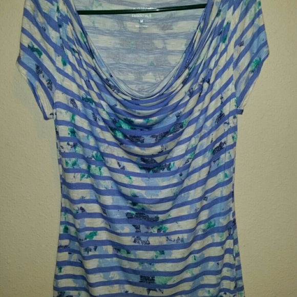 Striped crowl neck shirt