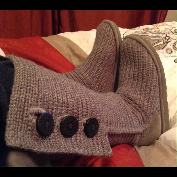 Authentic UGG Crochet Gray sz 7
