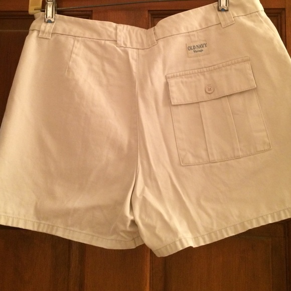 Shorts - Picture 3 of 4