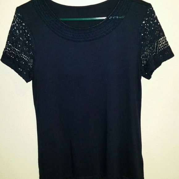 Lace sleeve shirt