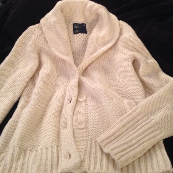NWOT American Eagle Cream/white knit cardigan